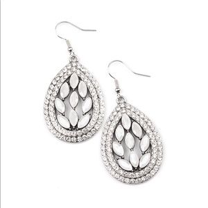 Paparazzi fishhook back earrings